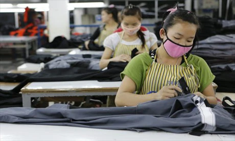 Vientiane to issue temporary working permit for migrant workers