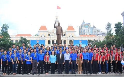 HCM City youths join volunteer activities in Laos 