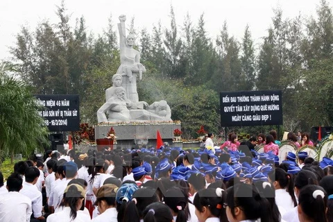 Summer Camp youths arrive in Quang Ngai