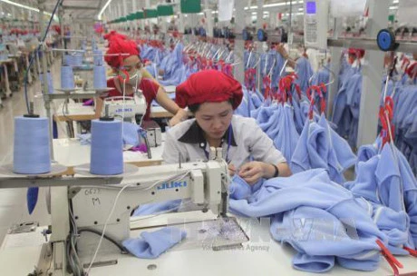 Apparel exports reach 12.6 bln USD in 6 months 