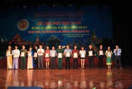 Cultural show featuring five ASEAN countries wraps up in Quang Tri