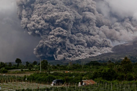 Indonesia: Volcanic eruptions hinder air travel 