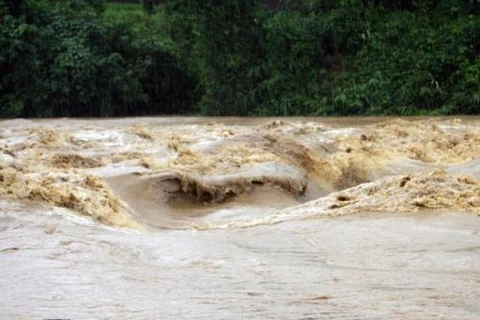 Lao Cai: Extensive search for nine missing in flash floods 