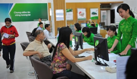 Vietcombank to sell shares to Singaporean investment fund 