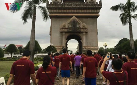 Laos holds walk to mark 49th anniversary of ASEAN
