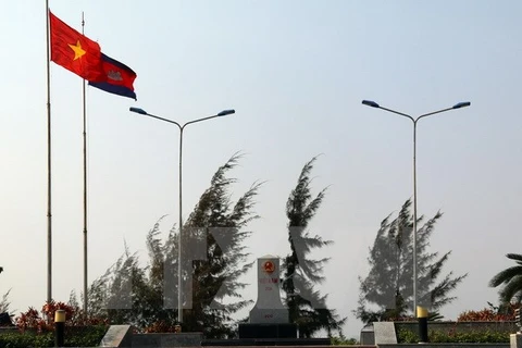 An Giang boosts ties with Cambodian provinces 