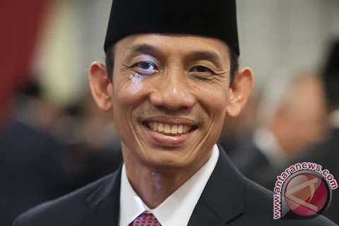 Indonesia fires minister for dual citizenship