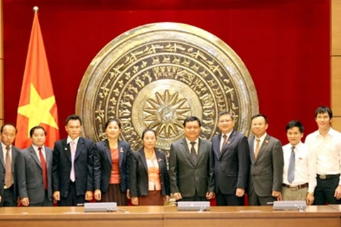 Vietnam, Laos share experience in People’s Councils activities