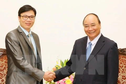 Prime Minister meets France-based Vietnamese professor 