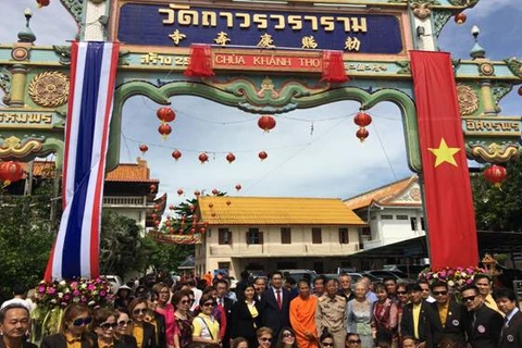 Vietnamese pagodas in Thailand get Vietnamese nameplates
