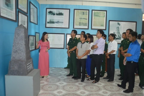 Nam Dinh hosts Hoang Sa-Truong Sa exhibition