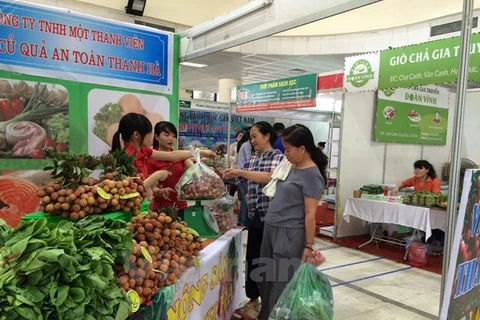 Hanoi to arrange 119 areas selling safe farm produce