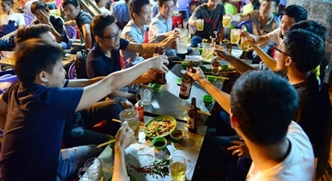 Survey looks at alcohol consumption in Vietnam