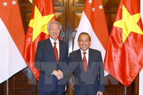 Vietnam, Singapore Deputy PMs hold talks
