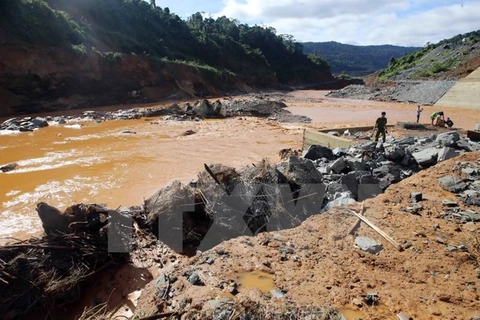 PM urges urgent response to dam break incident in Quang Nam 