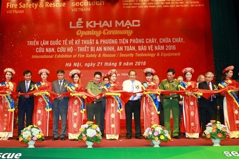 Int’l exhibition on fire safety equipment opens in Hanoi