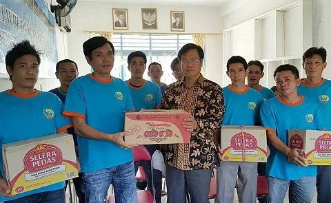 Indonesia returns 51 Vietnamese fishermen 