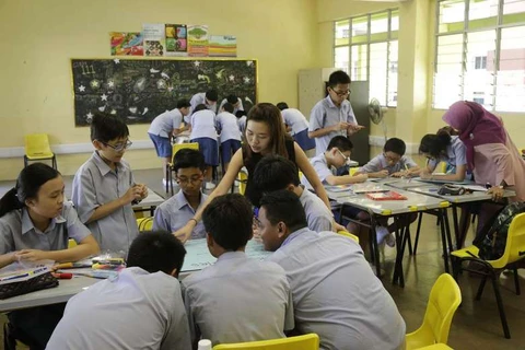 Singapore: Administrative workload causes 5,000 teachers to resign 