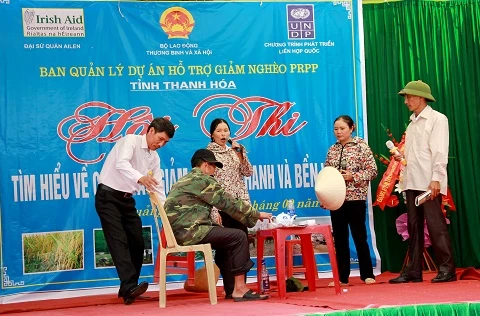 Thanh Hoa compiles list of poor, near-poor households