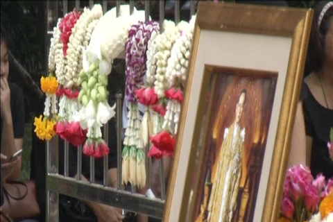 Thai people mourn over King’s death