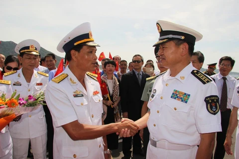 Khanh Hoa welcomes Chinese naval ships 