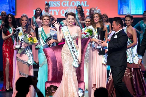 Duyen crowned Miss Global Beauty Queen 2016
