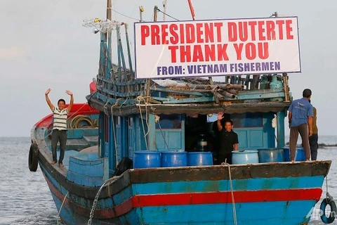 President thanks Philippine leader for releasing fishermen 