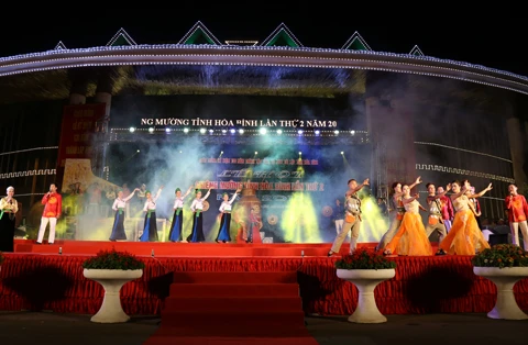 Muong minority group holds second Gong Festival 