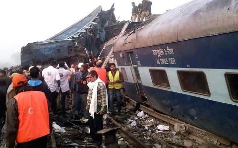Vietnamese leaders condole with India over train accident