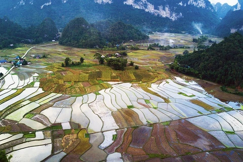 Tuyen Quang boasts poetic mountainous landscapes