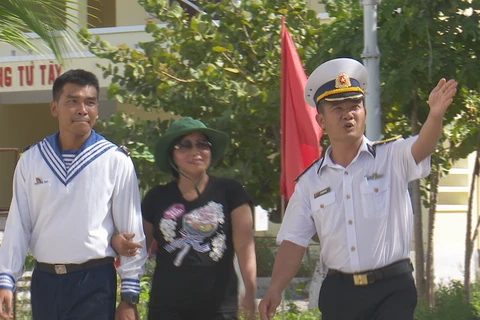 Ship of love from mainlanders to Truong Sa soldiers 