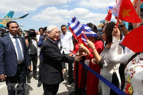 Party chief begins State visit to Cuba