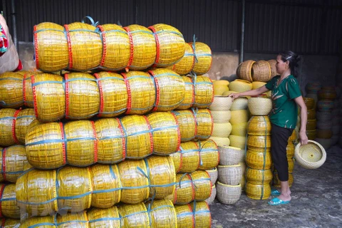 Hundred year-old teapot basket making village in Nam Dinh