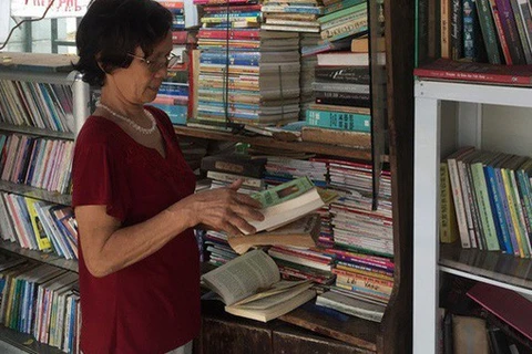 Free bookstore attracts bookworms