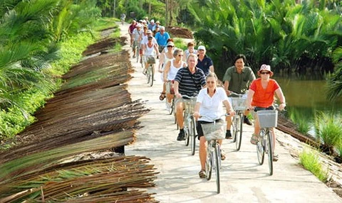 Vietnam caters for over 9 million foreign tourists in 7 months