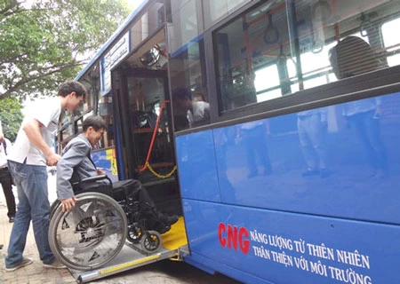 Da Nang seeks ways to promote public transport 