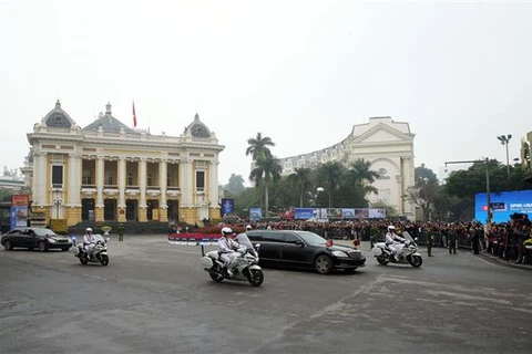 DPRK Chairman arrives in Hanoi