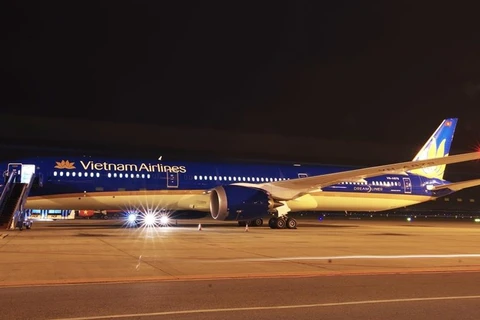 Vietnam Airlines welcomes its first Boeing 787-10 dreamliner