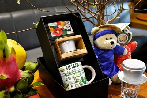 Starbucks Vietnam introduces a range of exclusive new designs celebrating Vietnamese culture, including a Vietnam Coffee Filter, a Vietnam Been There Collection Mug, and a Vietnam Starbucks Card. 