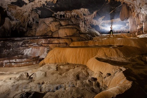 Exploring stunning beauty of Tien Cave in Quang Binh province