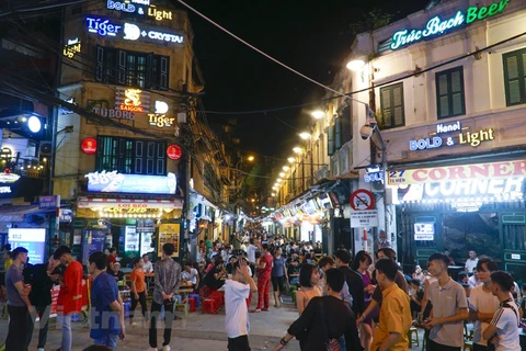 Hanoi’s “Western Street” busy again after social distancing lifted 