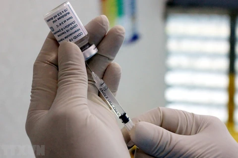 Japan's Aozora Bank donates 5 million JPY to Vietnam’s COVID-19 vaccine fund