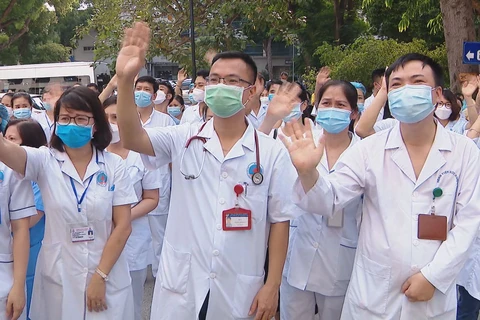 Hanoi medical staff set off to help southern Covid-19 hotspot