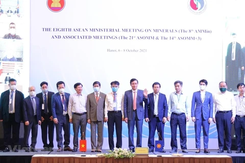 Vietnam calls on ASEAN countries to cooperate for sustainable mineral exploitation