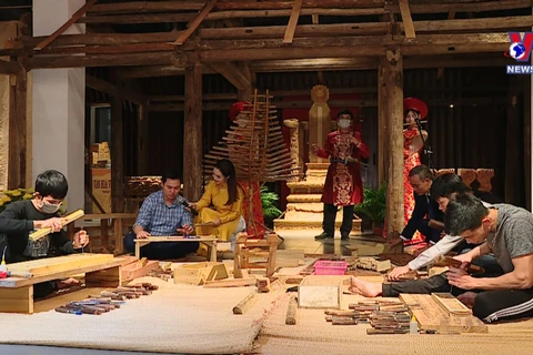 Activities mark Cultural Heritage Day in Hanoi
