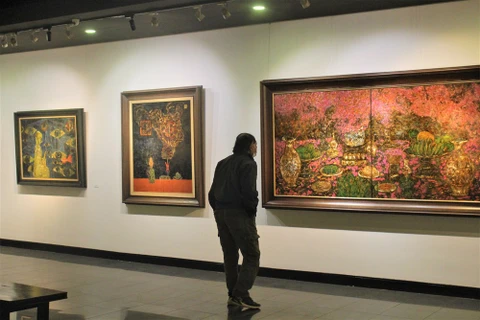  Vietnamese worshipping tradition highlighted in lacquer paintings