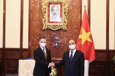 Chilean ambassador impressed with Vietnam’s Tet traditions