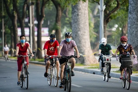 Hanoi to study a pilot program on bicycle-only lanes