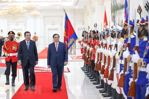Vietnam, Cambodia affirm resolve to further relations ​