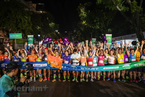 Over 10,000 runners join VPBank Hanoi Marathon 2022 